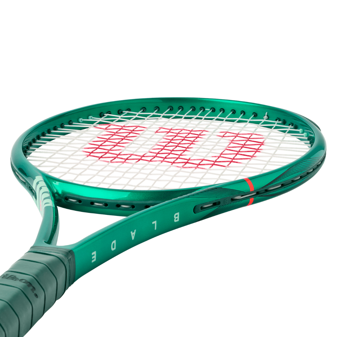 Wilson Blade 100 v10 300g (16x19) tennis racket