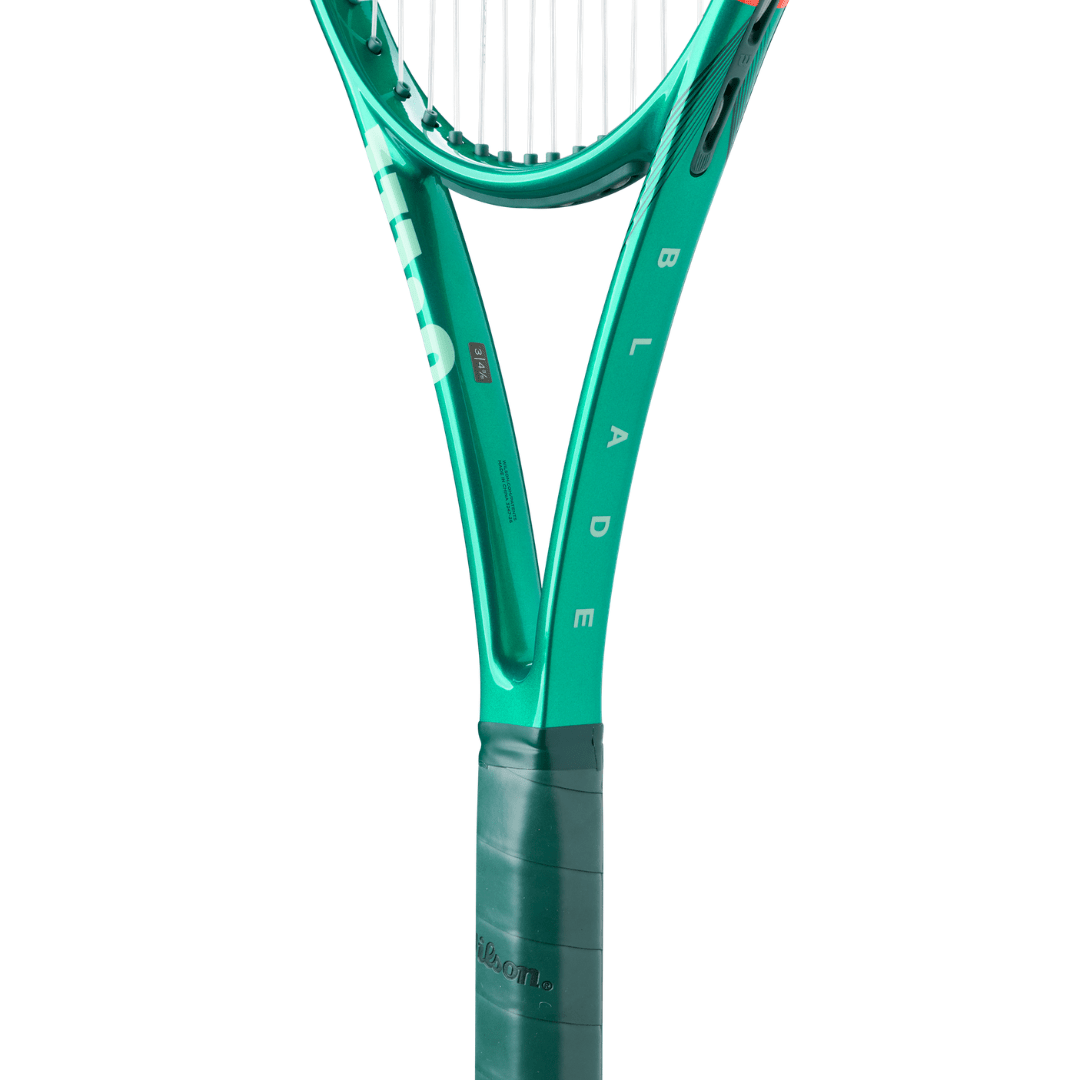 Wilson Blade 98 v10 305g (16x19) tennisketcher