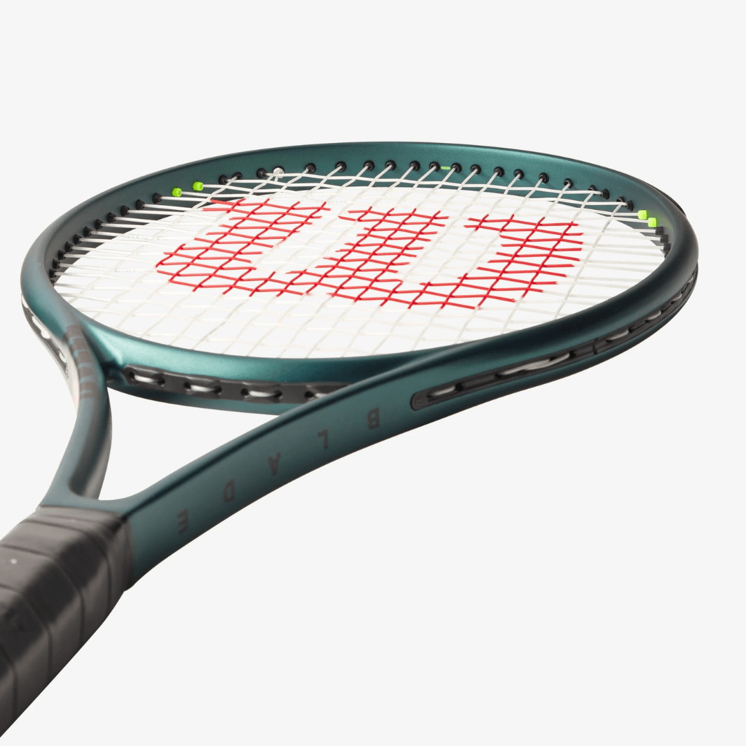 Wilson Blade 100L v9 285g (16x19) tennis racket
