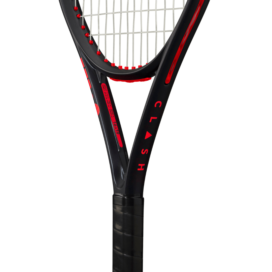 Wilson Clash 25 v3 tennis racket junior player