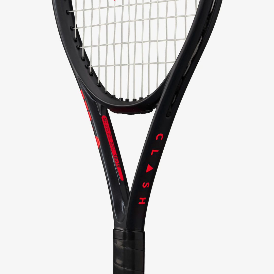 Wilson Clash 25 v3 tennis racket junior player