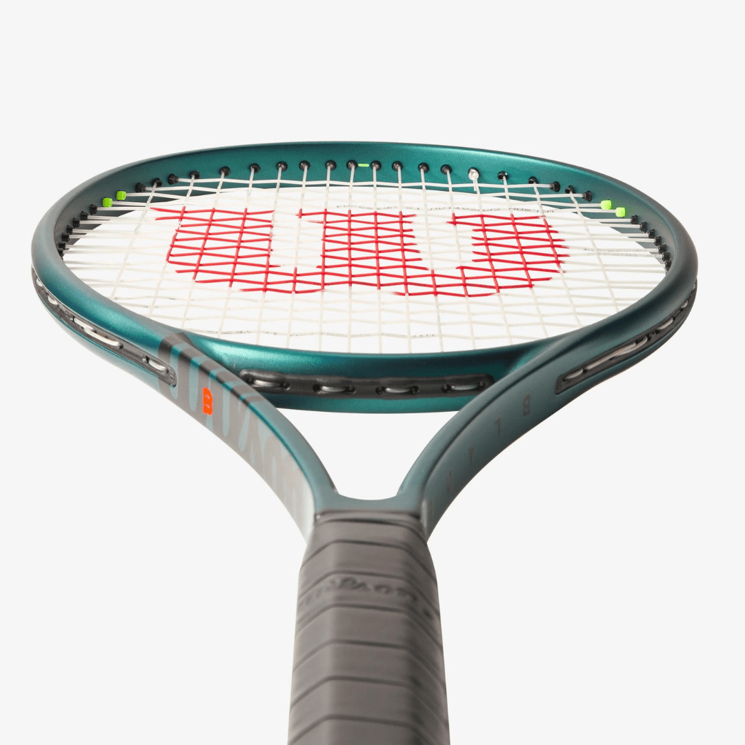 Wilson Blade 98 v9 305g (16x19) tennis racket