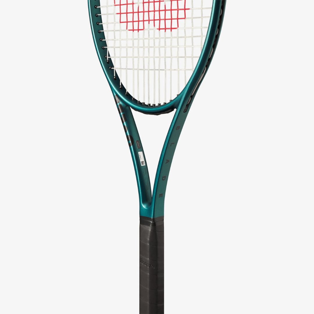 Wilson Blade 98 v9 305g (16x19) tennis racket